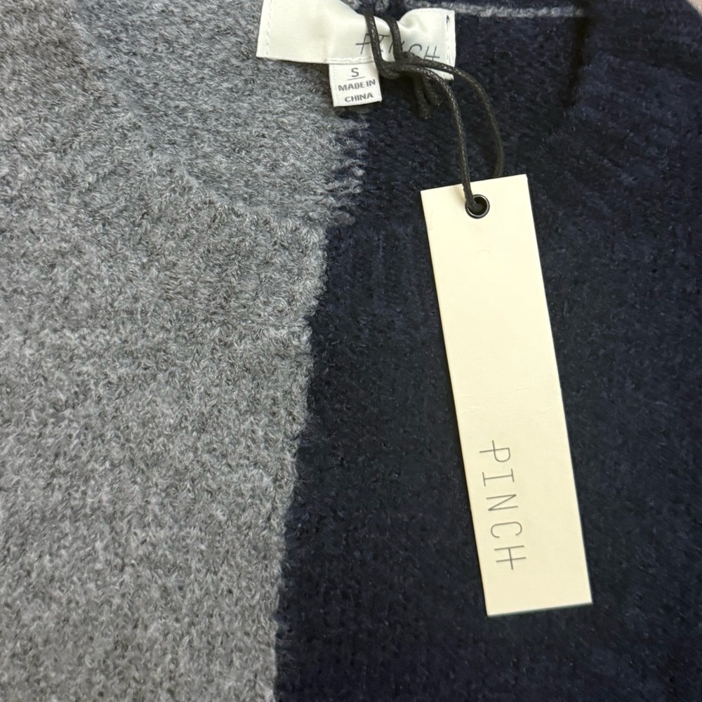 Pinch • Colorblock Sweater - Picture 11 of 11
